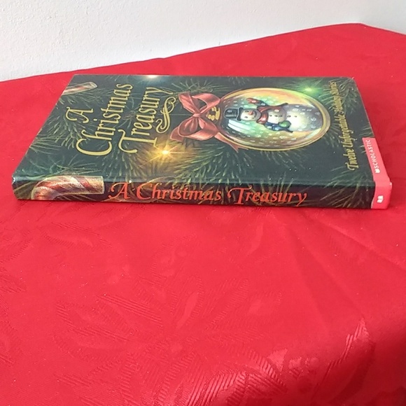 A Christmas Treasury - Twelve Unforgettable Holiday Stories - Picture 3 of 3